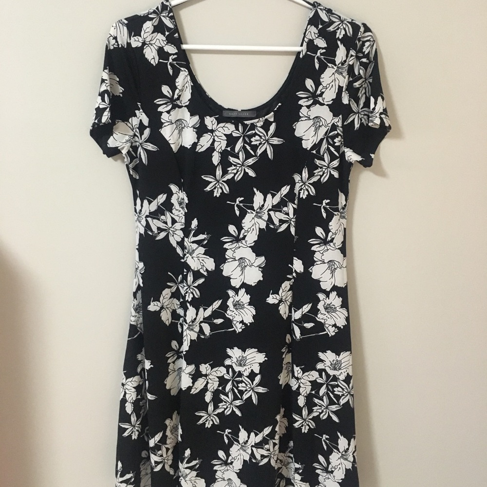 Suzy Shier floral dress